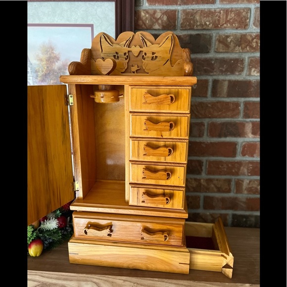 Rare Vintage Large Solid Wood Hand
Carved Cat Lovers Dream Jewlery
Armoire - Picture 3 of 12